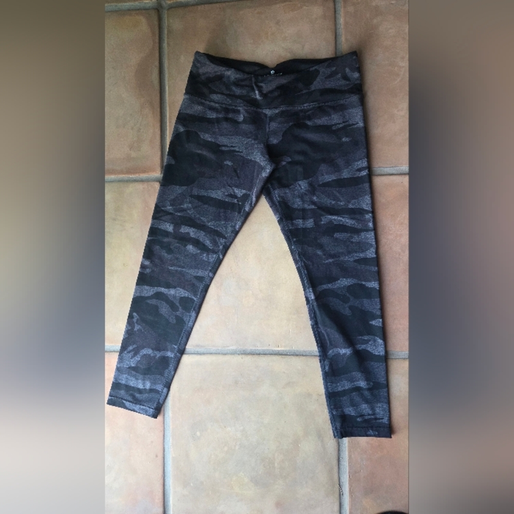 Tuff Athletics Ladies Leggings Charcoal Camo Sz M